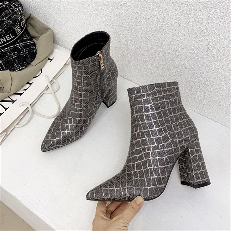 Quality ankle boots for women / pointed toe high heels boots / simple zipper fashion shoes for women.