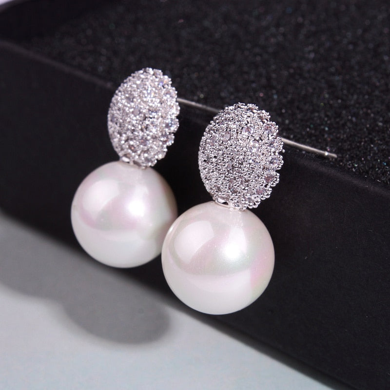 Pearl Earrings / Elegant White Pearl Earrings