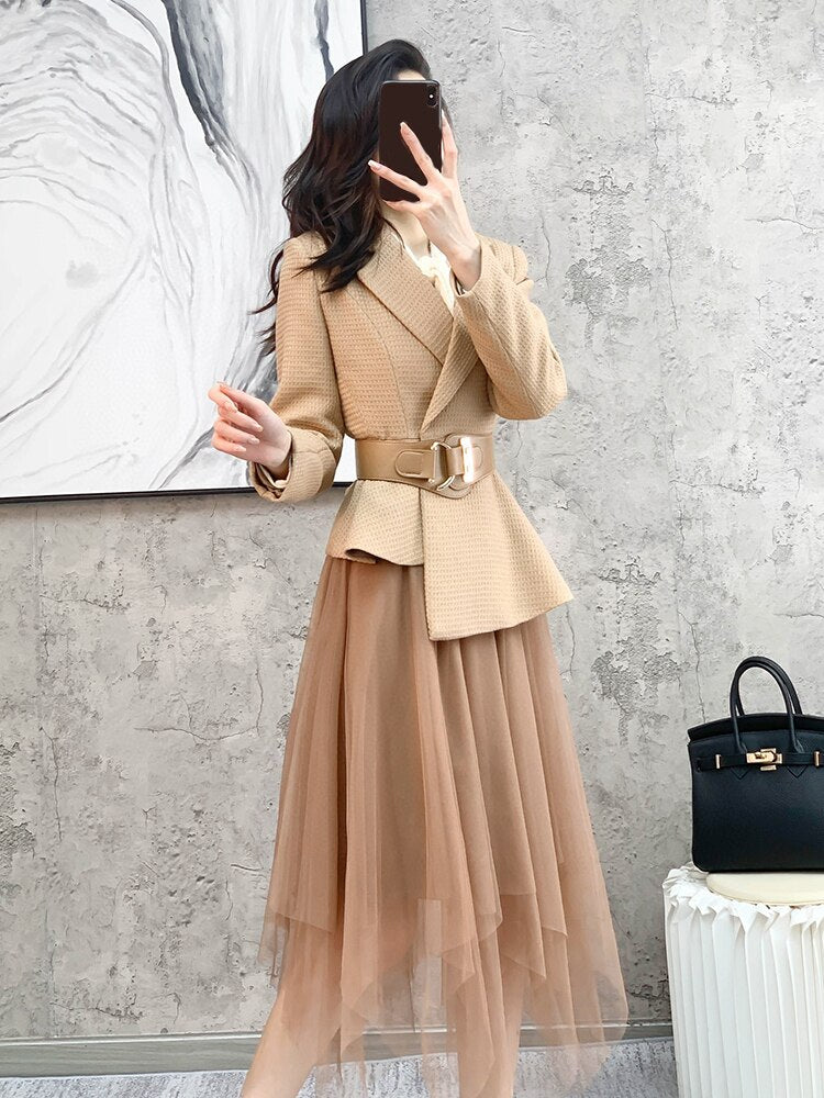 Long Sleeve Top with High Waist Mesh Skirt / Elegant Set of two pieces for women.