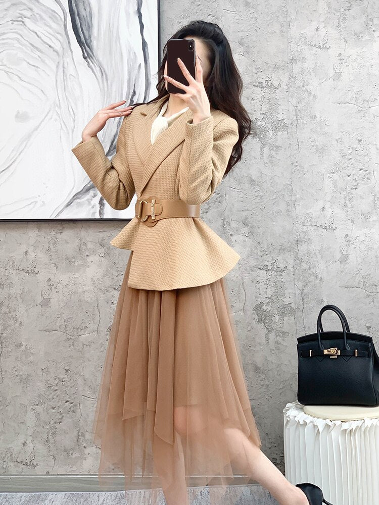 Long Sleeve Top with High Waist Mesh Skirt / Elegant Set of two pieces for women.